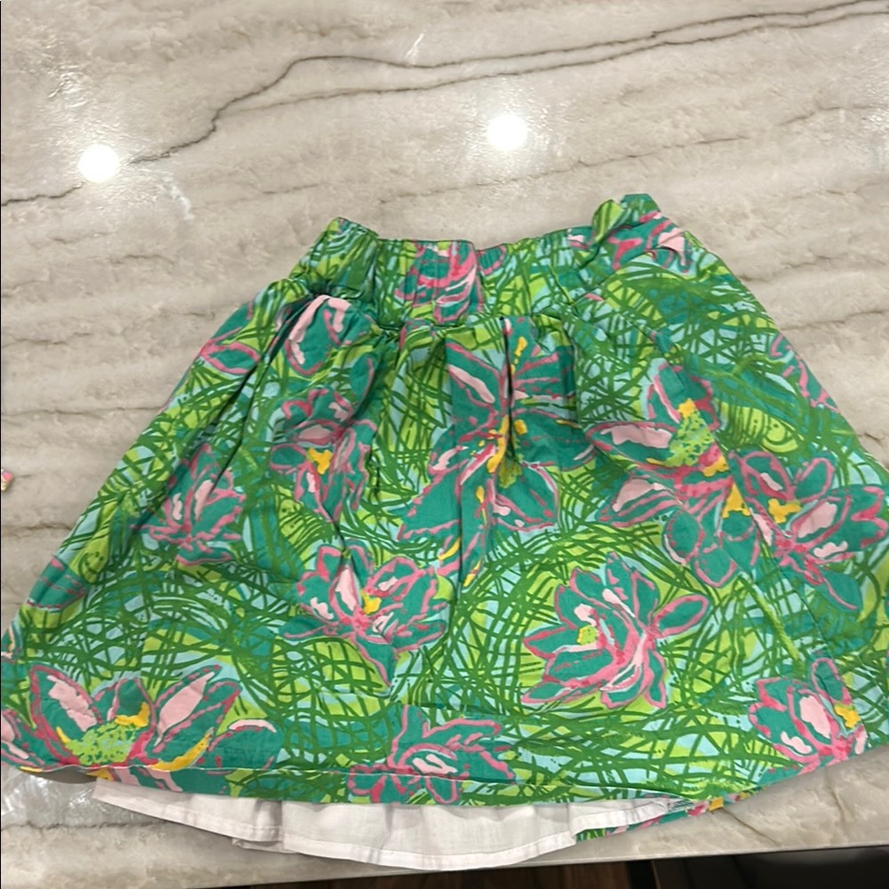 Elastic waistband skirt lined